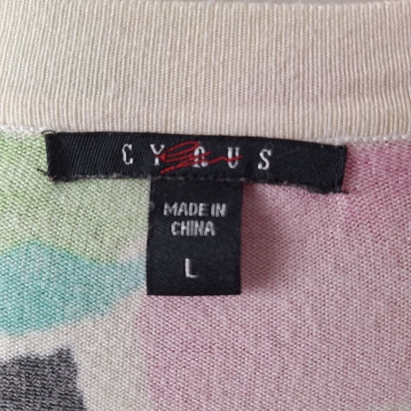 Cyrus Large Colorful Floral‎ Button Front Cardigan Sweater - Picture 6 of 10